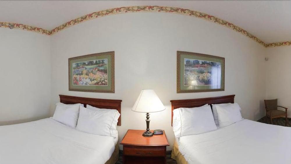 Holiday Inn Express Hotel & Suites Laurinburg By Ihg מראה חיצוני תמונה