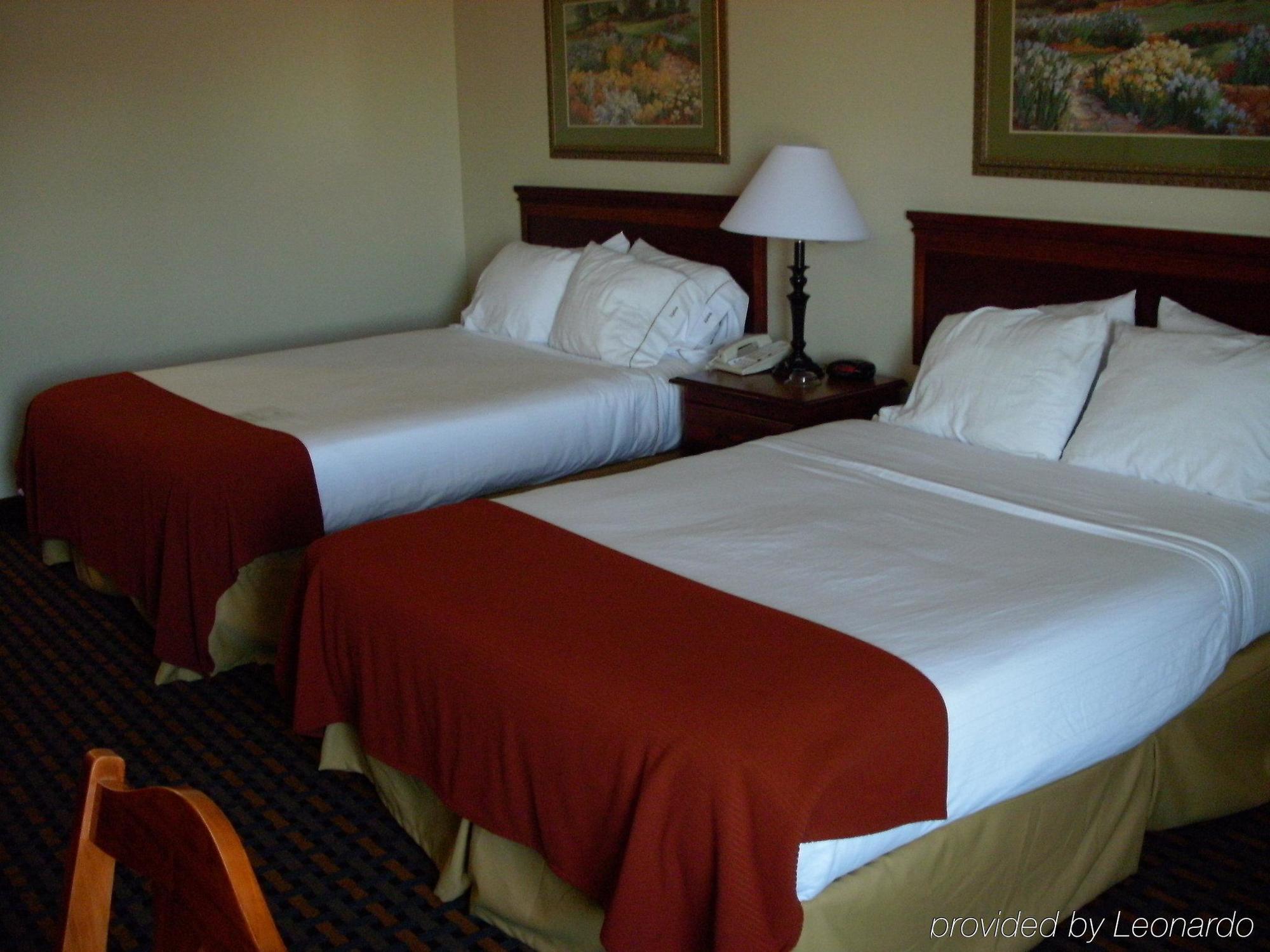 Holiday Inn Express Hotel & Suites Laurinburg By Ihg חדר תמונה