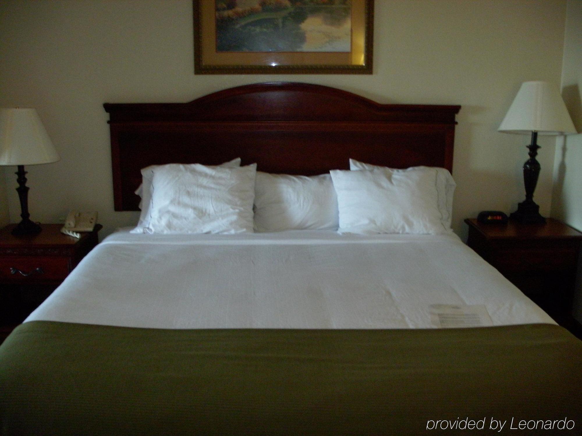 Holiday Inn Express Hotel & Suites Laurinburg By Ihg חדר תמונה