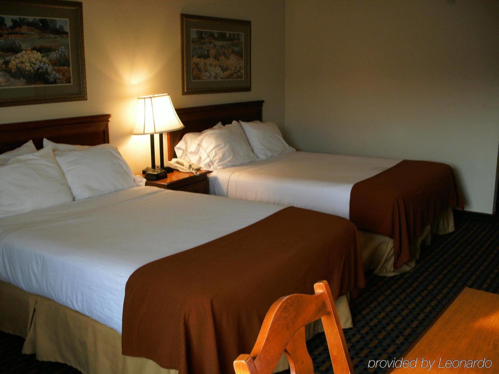 Holiday Inn Express Hotel & Suites Laurinburg By Ihg מראה חיצוני תמונה