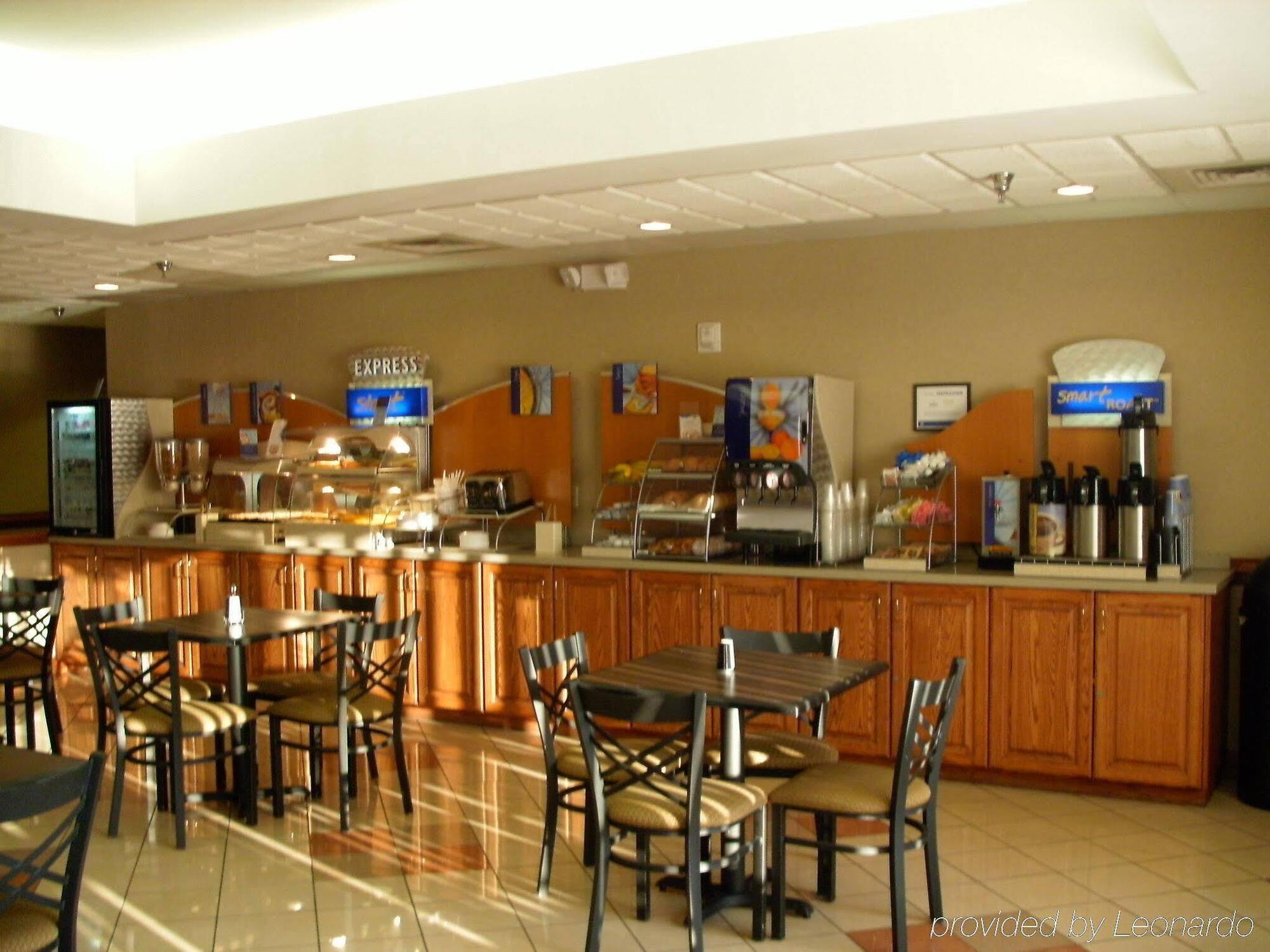 Holiday Inn Express Hotel & Suites Laurinburg By Ihg מראה חיצוני תמונה